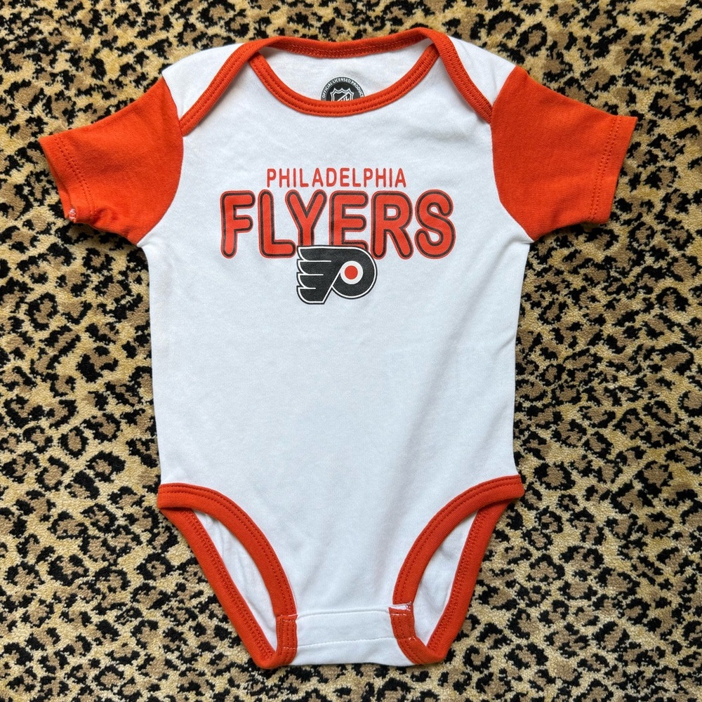 Philadelphia Flyers onesie (3/6 months) (NWOT)